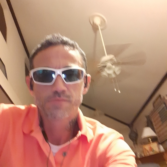 Meet your Posher, Robbie - Picture 1 of 8